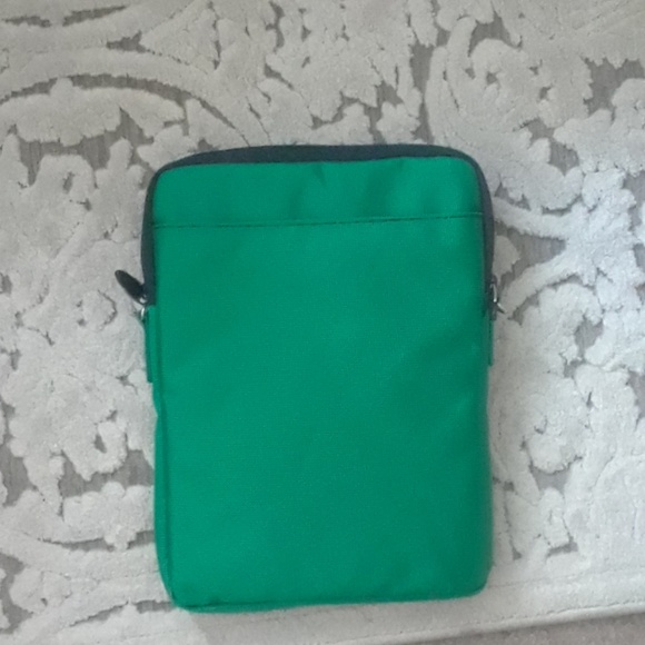 Vangoddy green laptop holder new with tags - Picture 2 of 2